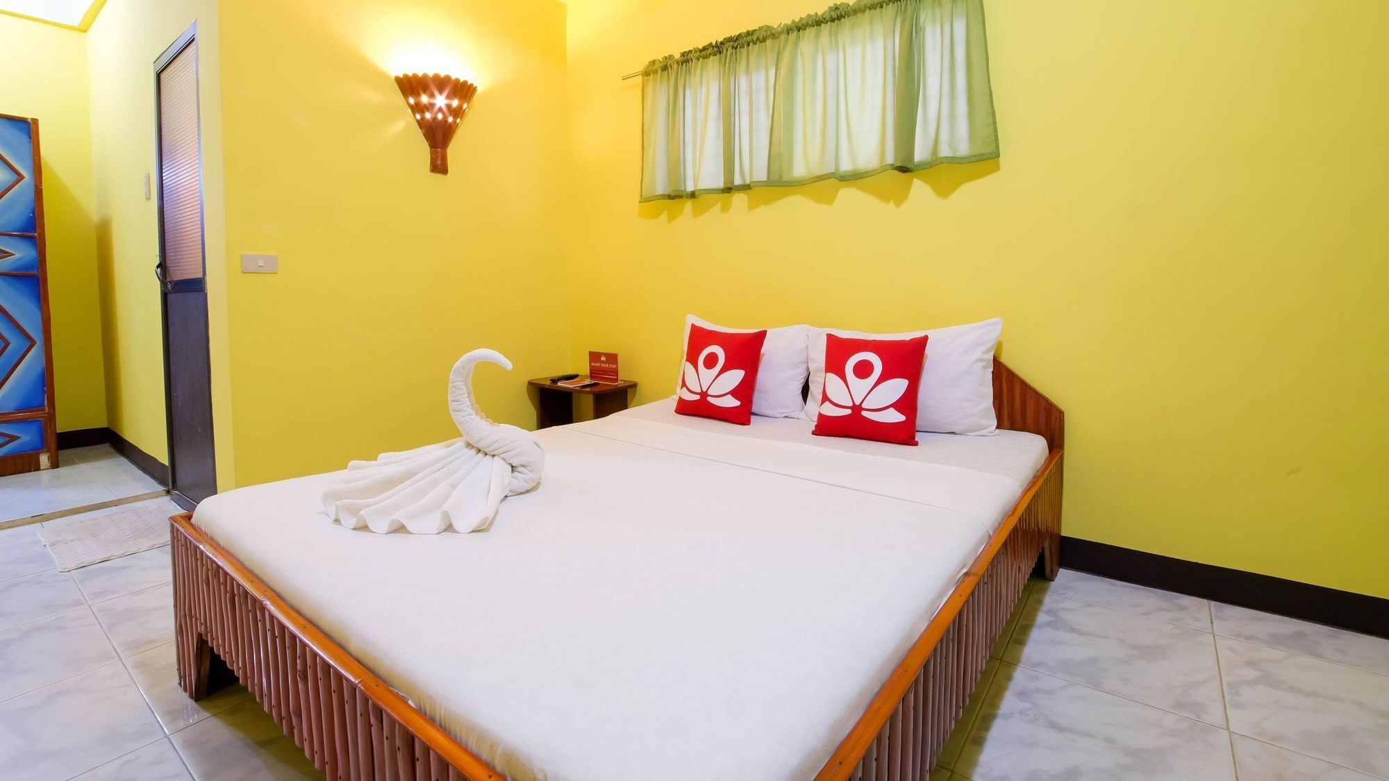 Zen Rooms White Beach Пуерто Галера Екстериор снимка
