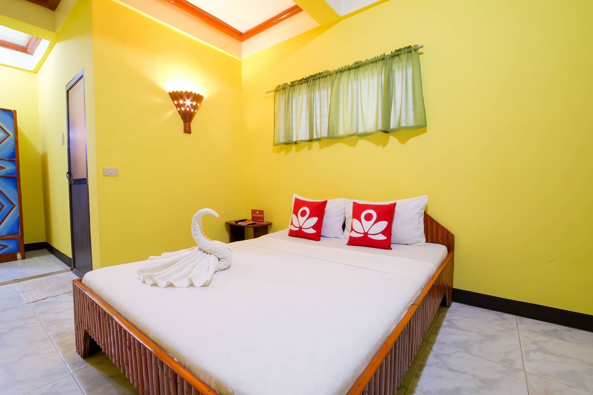 Zen Rooms White Beach Пуерто Галера Екстериор снимка